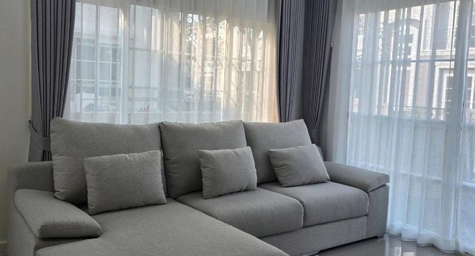 For rent 4 bedrooms house in Mueang Samut Prakan, Samut Prakan