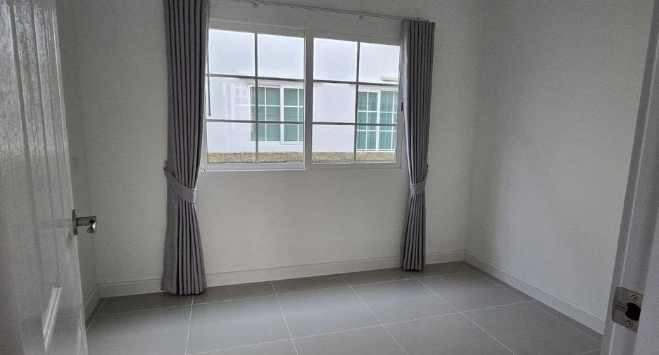 For rent 4 bedrooms house in Mueang Samut Prakan, Samut Prakan