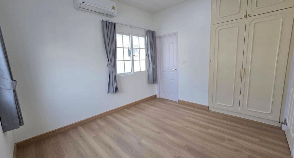 For rent 4 bedrooms house in Mueang Samut Prakan, Samut Prakan