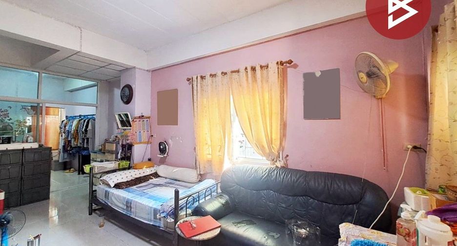 For sale 2 bedrooms townhouse in Mueang Samut Prakan, Samut Prakan