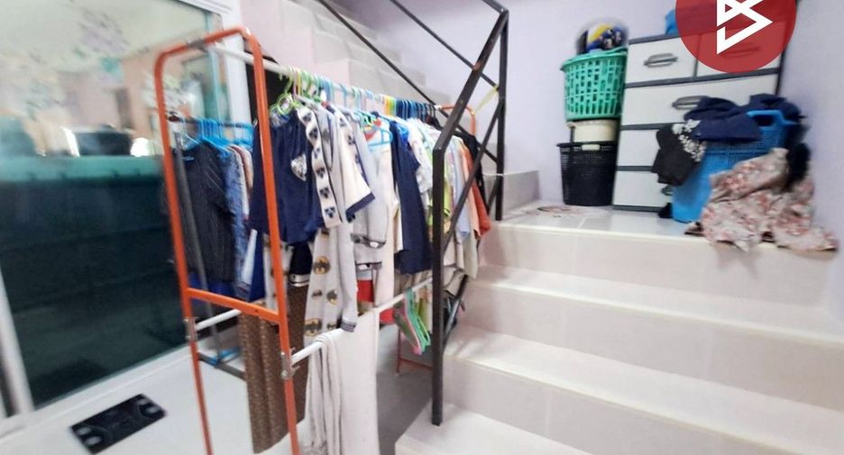 For sale 2 bedrooms townhouse in Mueang Samut Prakan, Samut Prakan