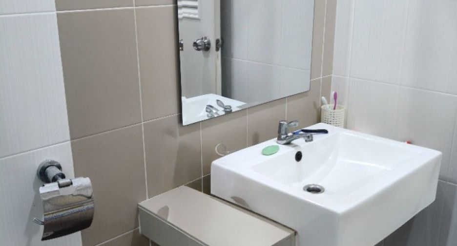 À vendre 2 chambres maison à Si Racha, Chonburi