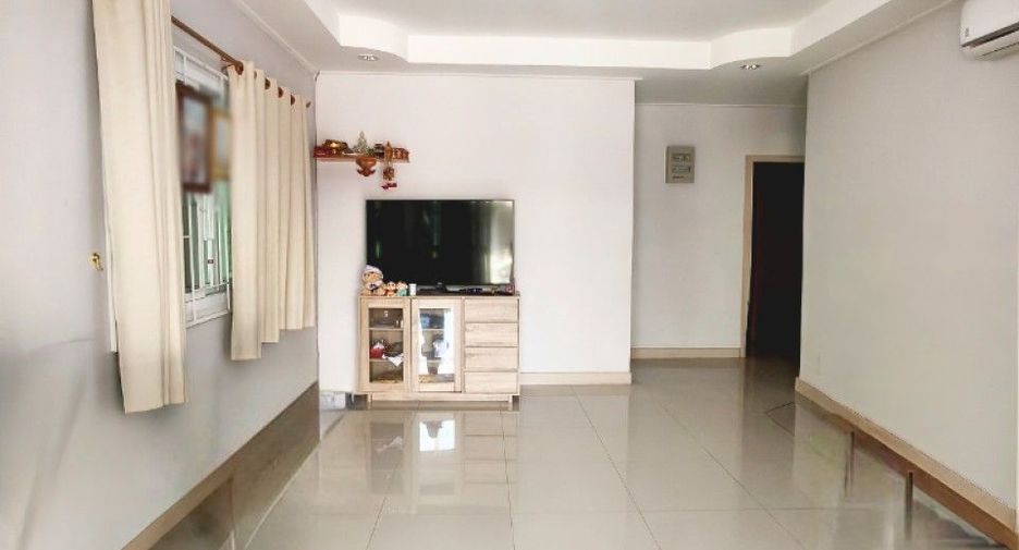 À vendre 2 chambres maison à Si Racha, Chonburi
