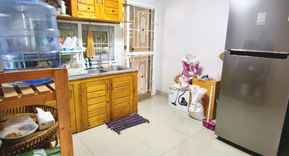 À vendre 2 chambres maison à Si Racha, Chonburi
