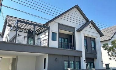 Casa en alquiler de 4 habitaciones en Bang Phli, Samut Prakan