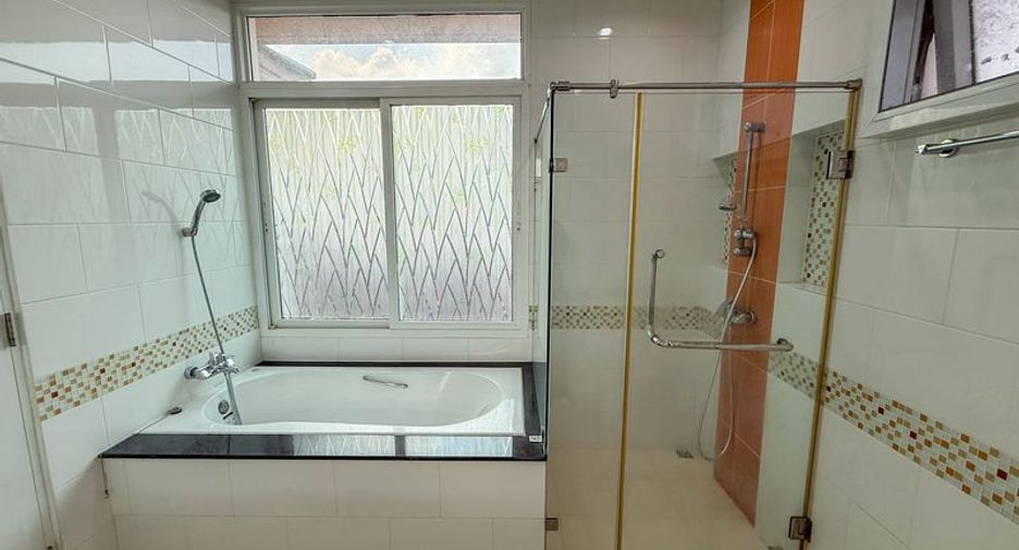 For sale 3 bedrooms house in Si Racha, Chonburi