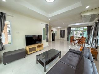 Casa en venta de 3 habitaciones en Si Racha, Chonburi