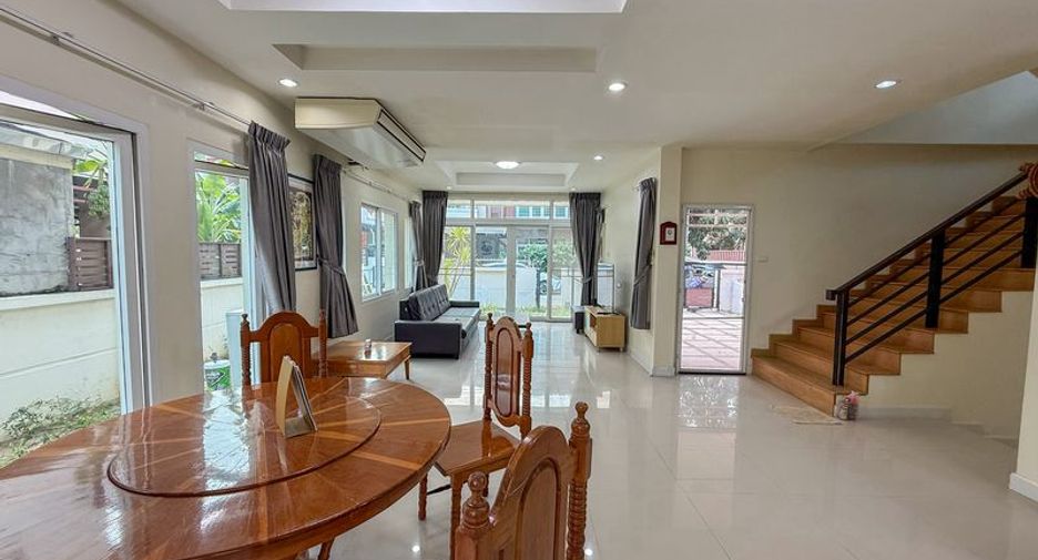 For sale 3 bedrooms house in Si Racha, Chonburi