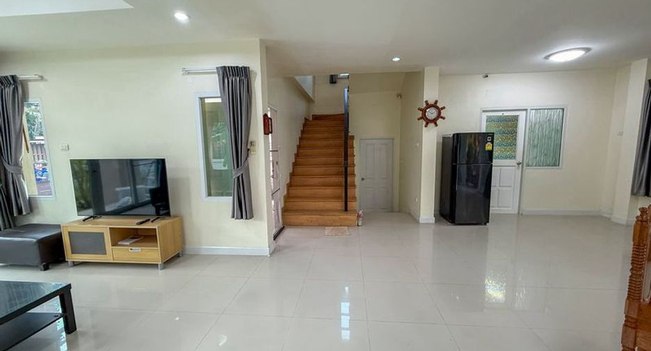 For sale 3 bedrooms house in Si Racha, Chonburi