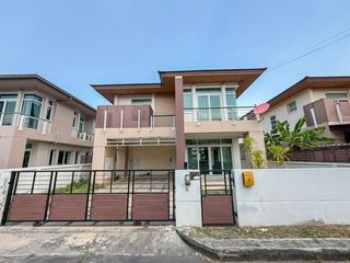 Casa en venta de 3 habitaciones en Si Racha, Chonburi