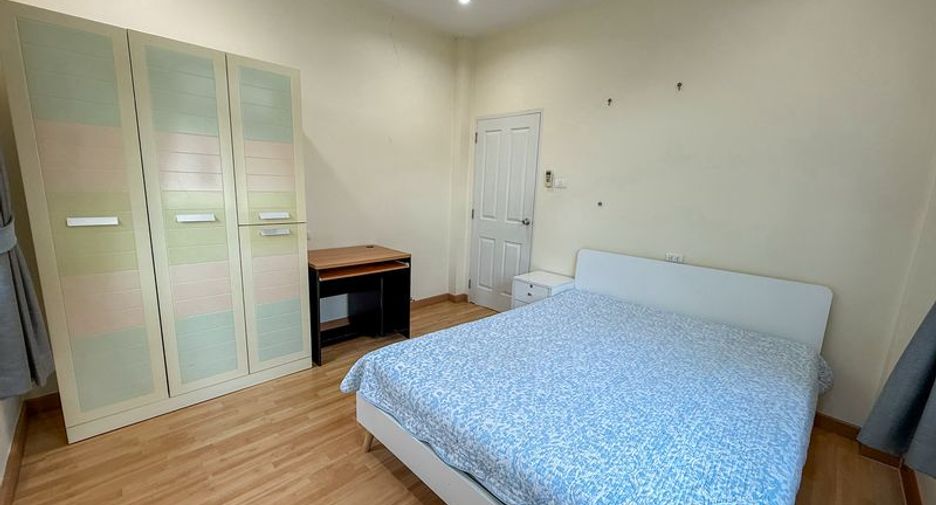 For sale 3 bedrooms house in Si Racha, Chonburi
