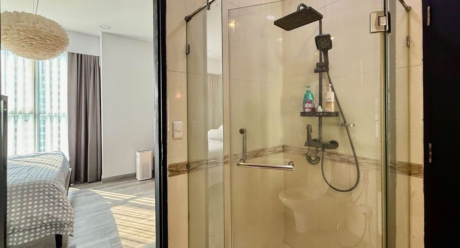 For rent 2 ベッドルーム condo in Pathum Wan, Bangkok
