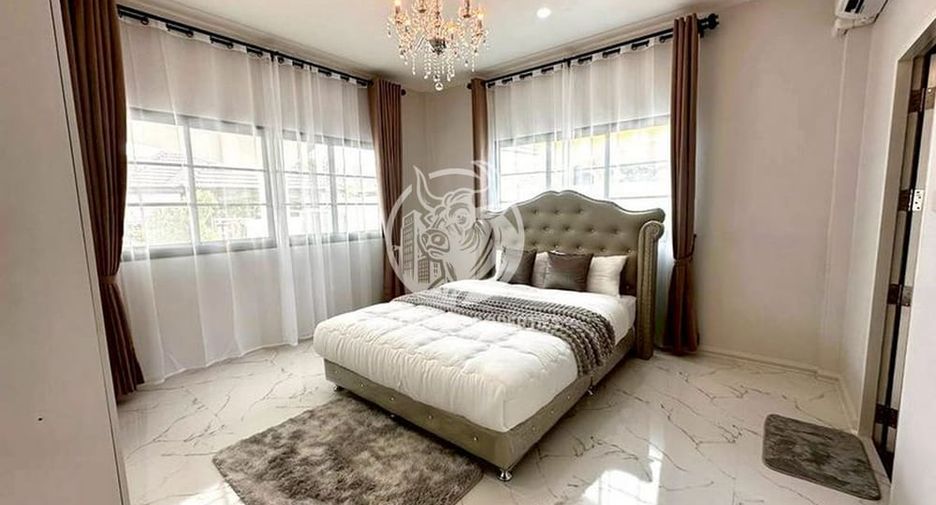 Casa en alquiler de 3 habitaciones en Bang Lamung, Chonburi