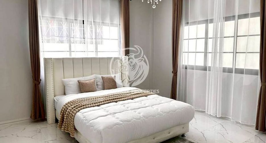 Casa en alquiler de 3 habitaciones en Bang Lamung, Chonburi