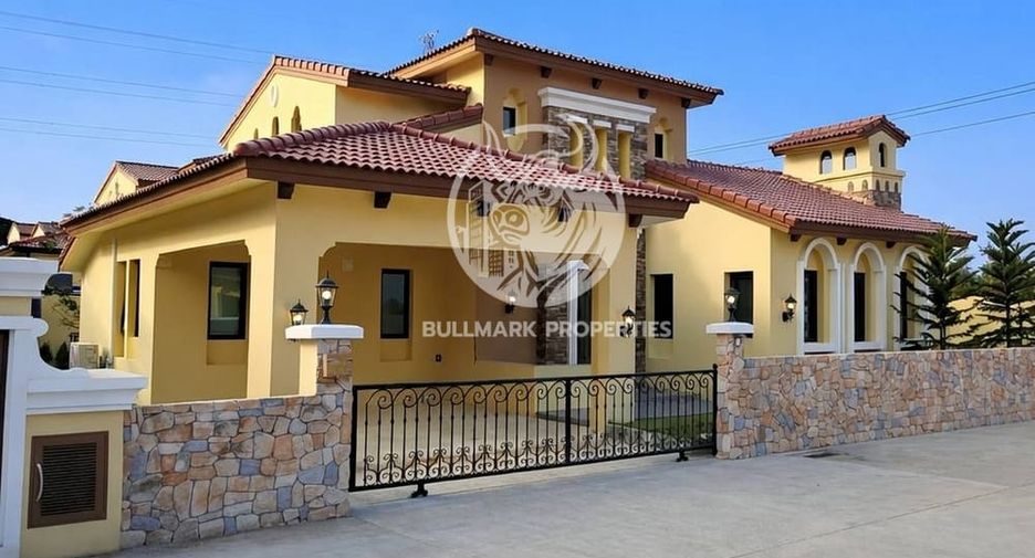 For rent 3 bedrooms house in Sattahip, Chonburi