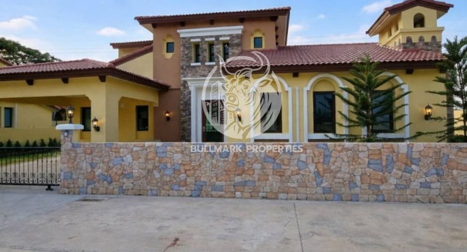 For rent 3 bedrooms house in Sattahip, Chonburi