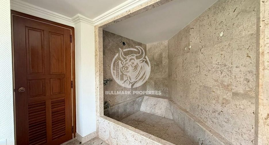 For rent 4 bedrooms condo in Bang Lamung, Chonburi