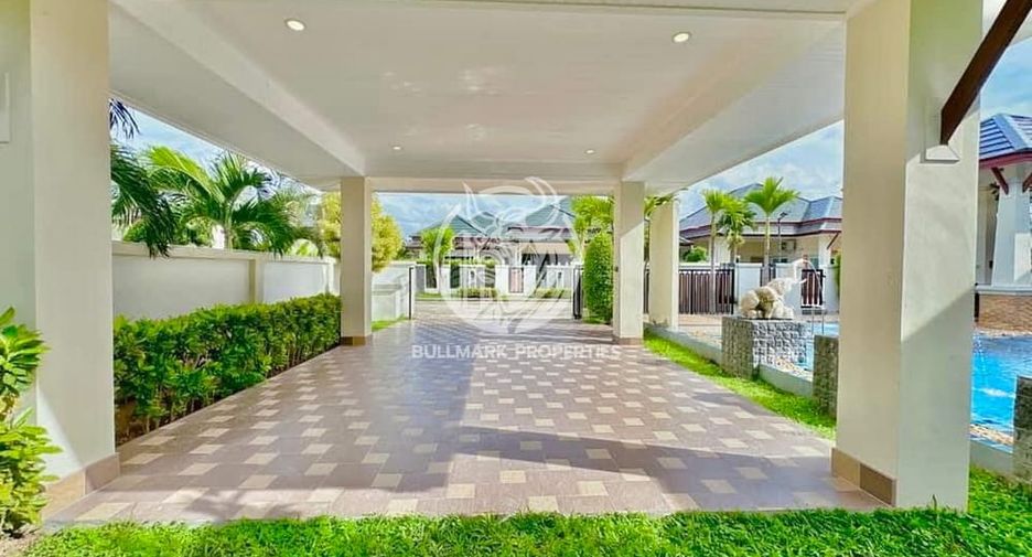 Villa zur Miete und zum Kauf mit 4 Zimmer in Bang Lamung, Chonburi