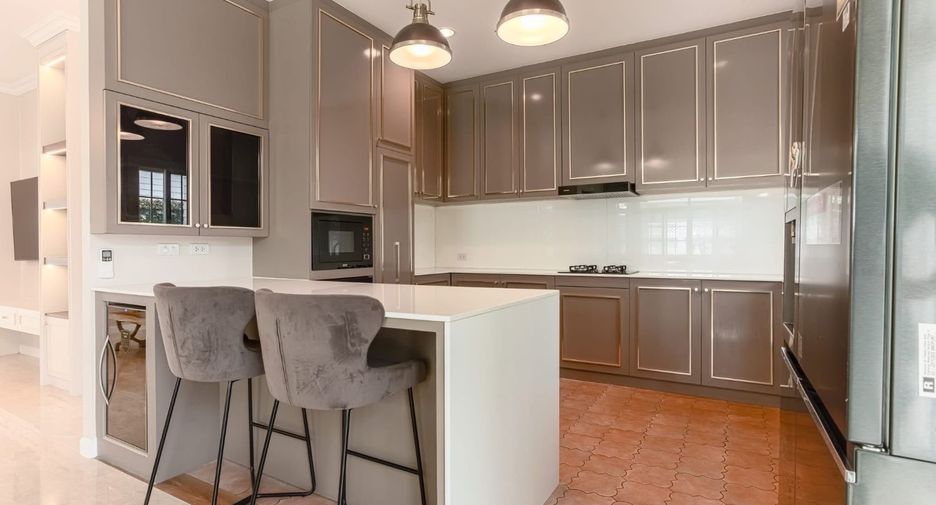 For rent 4 ベッドルーム house in Bang Na, Bangkok