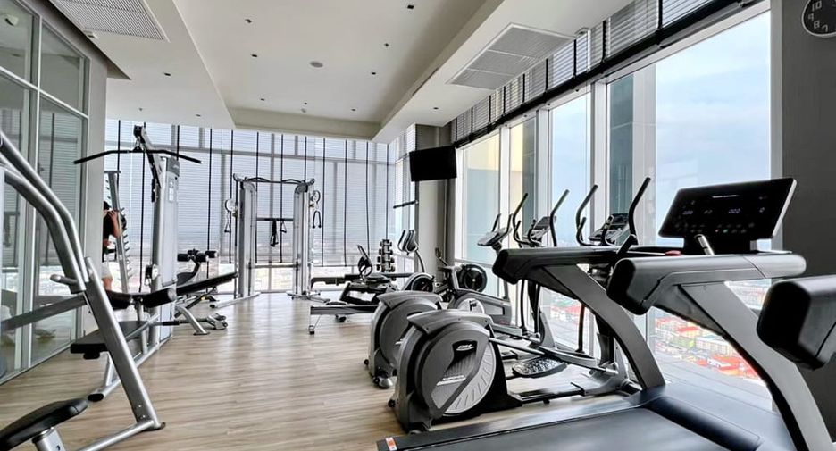 For rent 3 bedrooms condo in Bang Lamung, Chonburi