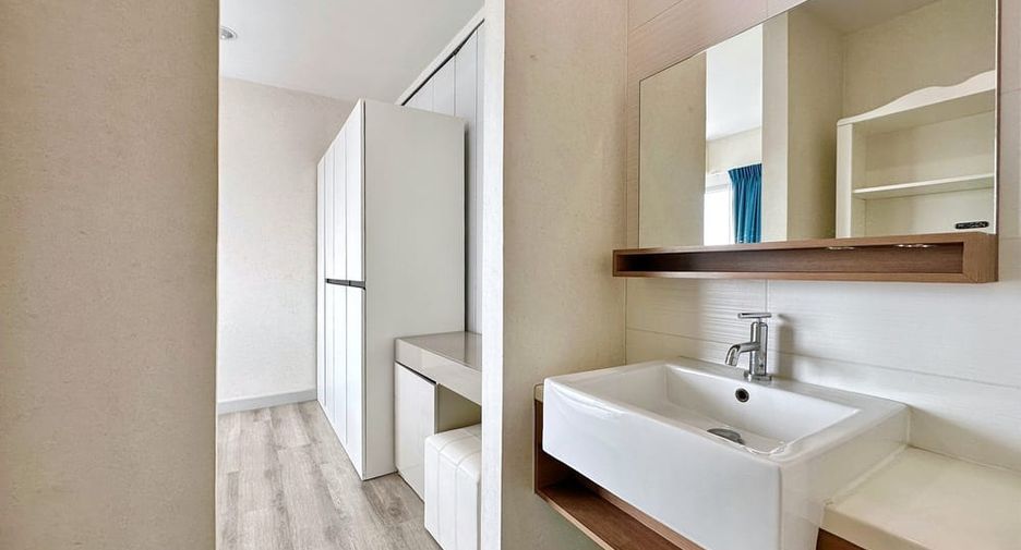 For rent 3 bedrooms condo in Bang Lamung, Chonburi