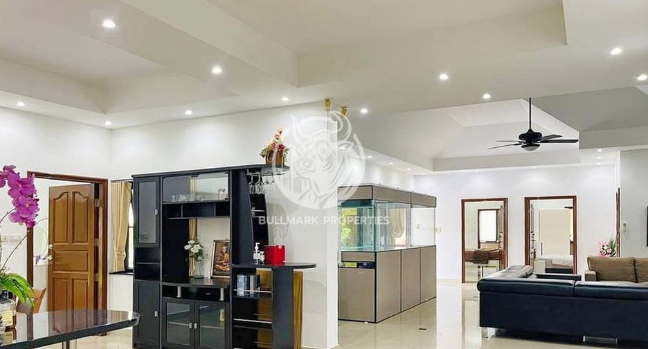 Villa en venta de 3 habitaciones en Bang Lamung, Chonburi