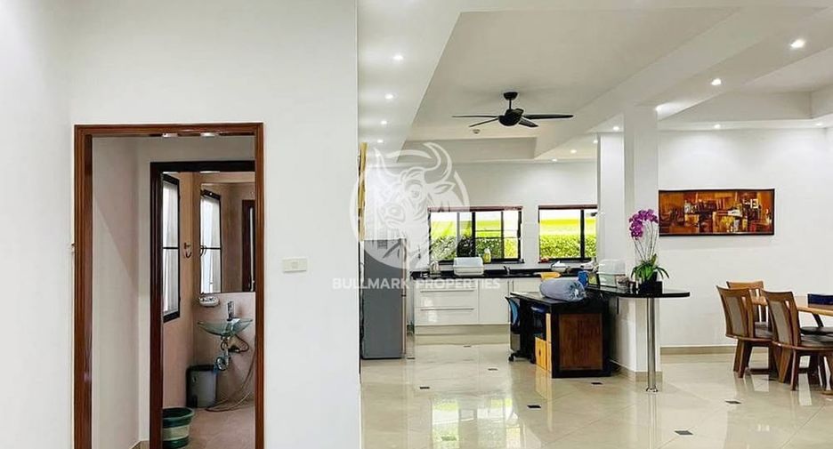 Villa en venta de 3 habitaciones en Bang Lamung, Chonburi
