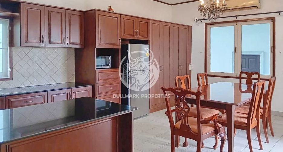 Casa en venta de 4 habitaciones en Bang Lamung, Chonburi