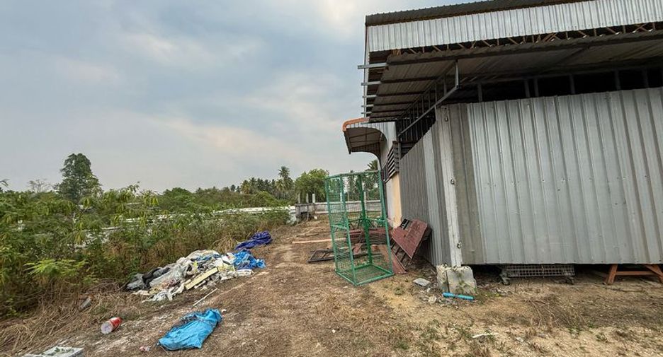 For sale warehouse in Si Racha, Chonburi