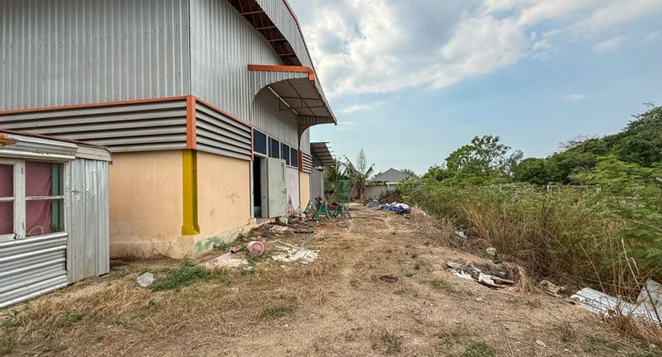 For sale warehouse in Si Racha, Chonburi
