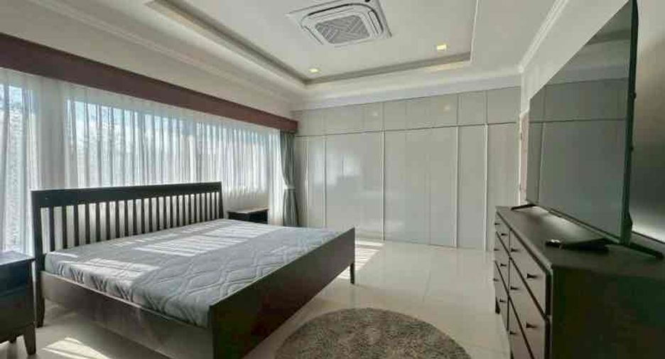 For rent 4 bedrooms villa in Bang Lamung, Chonburi