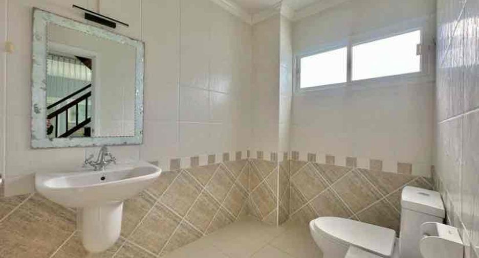 For rent 4 bedrooms villa in Bang Lamung, Chonburi