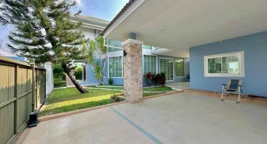 For rent 4 bedrooms villa in Bang Lamung, Chonburi