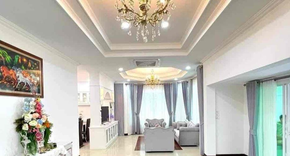 Villa en alquiler de 3 habitaciones en Bang Lamung, Chonburi