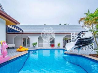 Villa en alquiler de 4 habitaciones en Bang Lamung, Chonburi