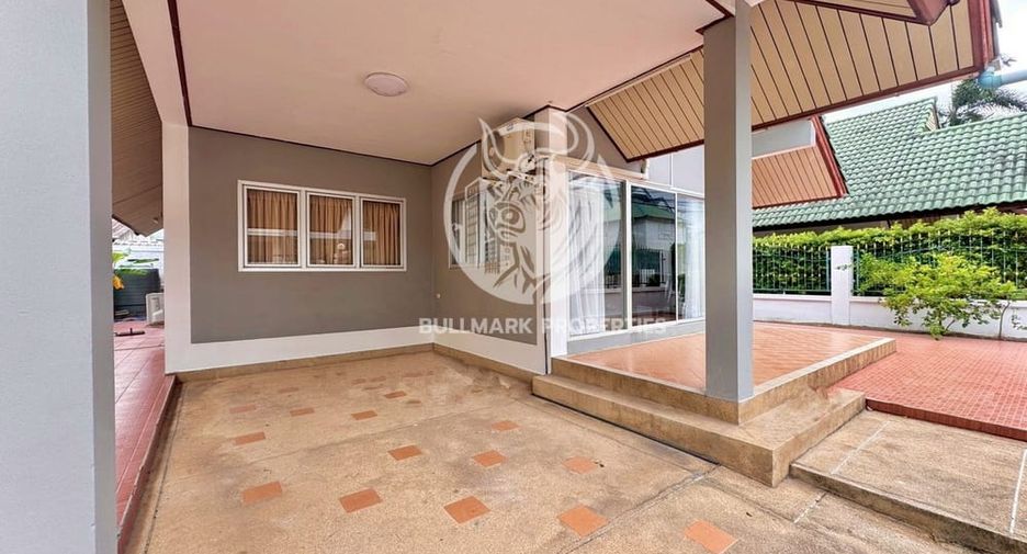 For rent 3 bedrooms house in Bang Lamung, Chonburi