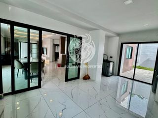 À louer 6 chambres maison à Bang Lamung, Chonburi