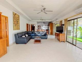 Villa en alquiler de 4 habitaciones en Bang Lamung, Chonburi