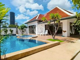 Villa en alquiler de 4 habitaciones en Bang Lamung, Chonburi