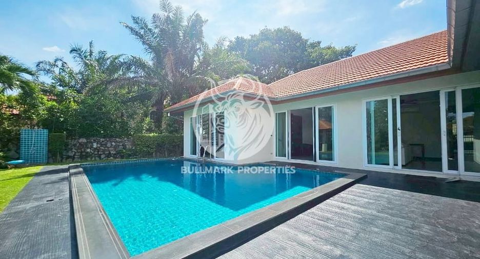 For rent 4 bedrooms villa in Bang Lamung, Chonburi