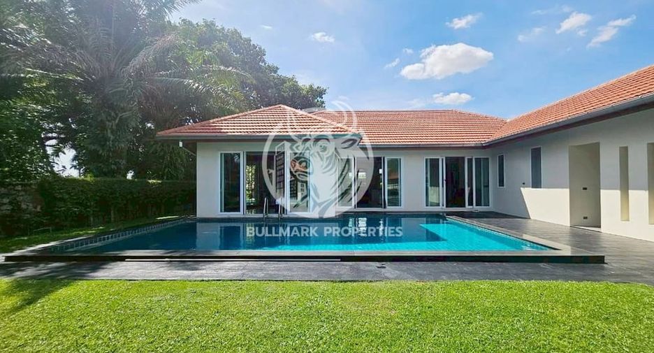 For rent 4 bedrooms villa in Bang Lamung, Chonburi