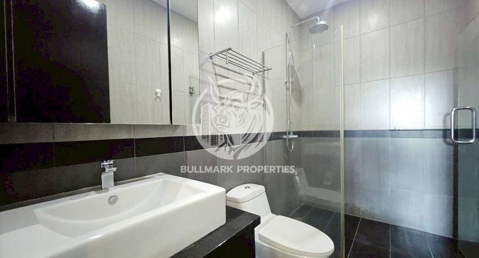 For rent 4 bedrooms villa in Bang Lamung, Chonburi