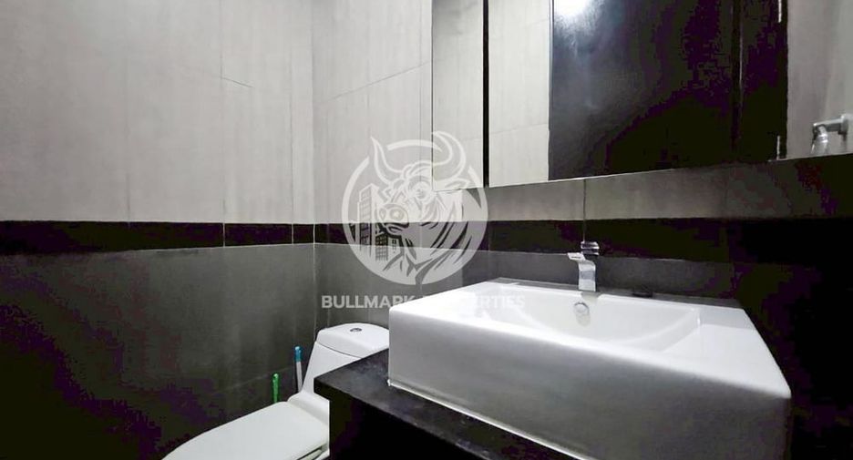 For rent 4 bedrooms villa in Bang Lamung, Chonburi