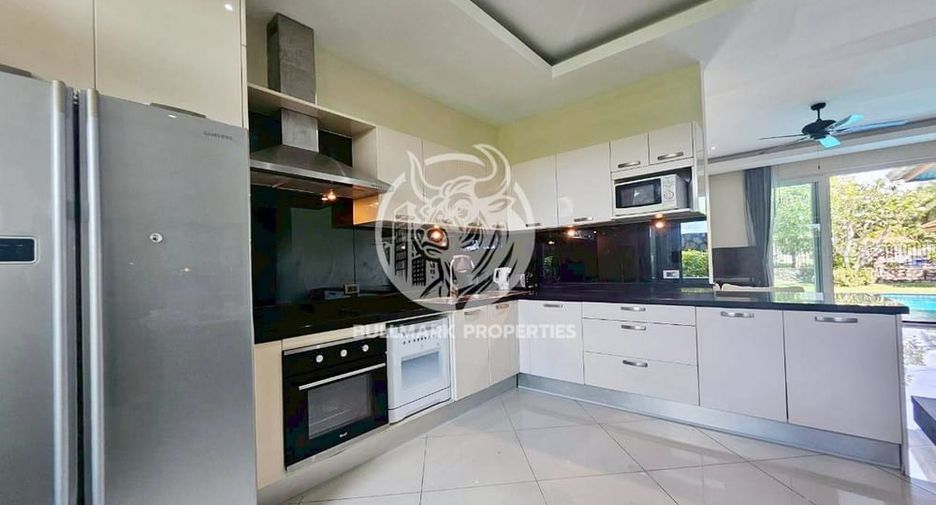 For rent 4 bedrooms villa in Bang Lamung, Chonburi