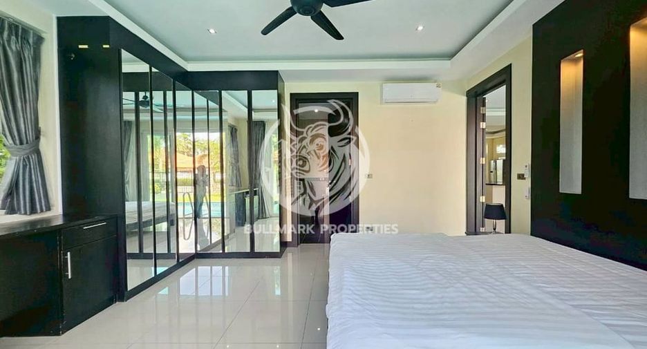 For rent 4 bedrooms villa in Bang Lamung, Chonburi