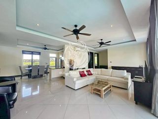 Villa en alquiler de 4 habitaciones en Bang Lamung, Chonburi