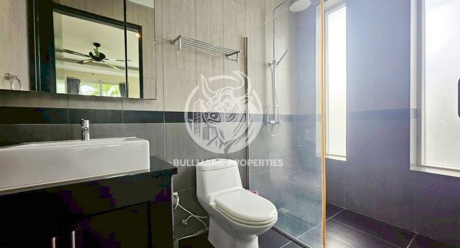 For rent 4 bedrooms villa in Bang Lamung, Chonburi