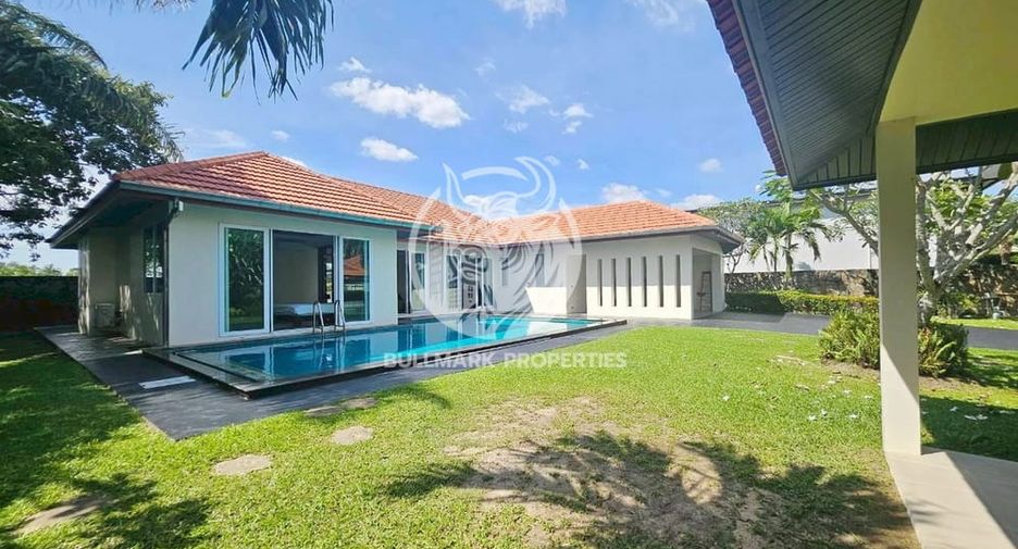 For rent 4 bedrooms villa in Bang Lamung, Chonburi