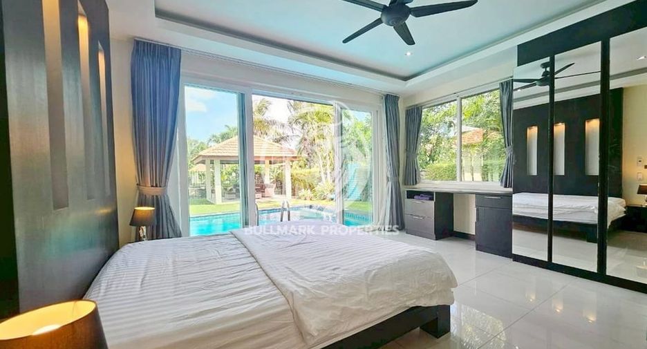 For rent 4 bedrooms villa in Bang Lamung, Chonburi