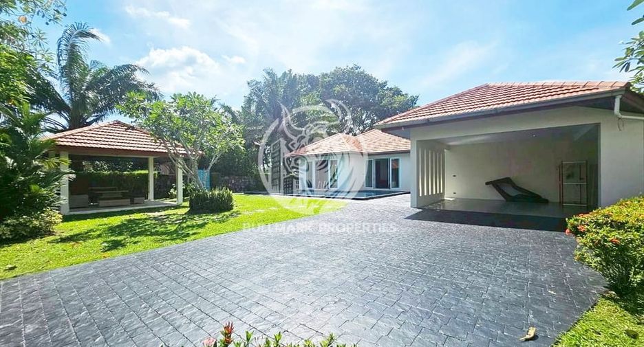 For rent 4 bedrooms villa in Bang Lamung, Chonburi